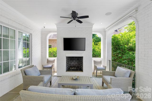 2638 Hampton Avenue, Charlotte, NC 28207