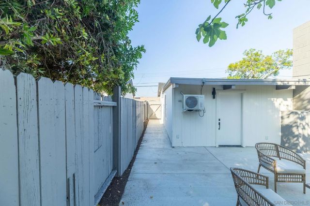 606 Carlsbad St, Spring Valley, CA 91977