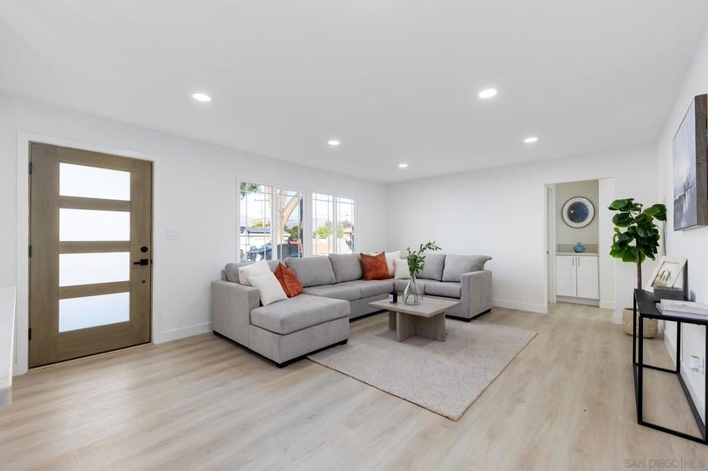 606 Carlsbad St, Spring Valley, CA 91977