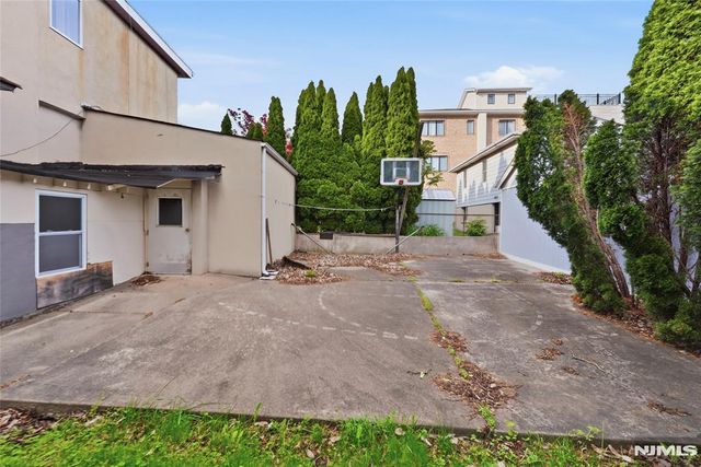 388 Highland Avenue, Cliffside Park, NJ 07010