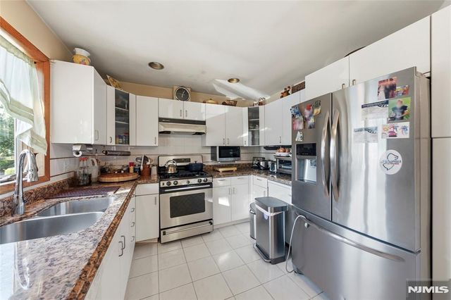 388 Highland Avenue, Cliffside Park, NJ 07010