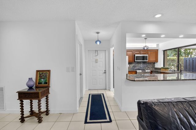 800 NW 32nd Avenue, Delray Beach, FL 33445