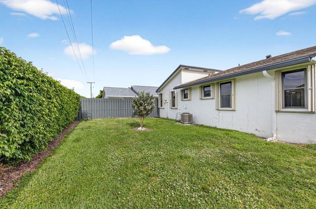 800 NW 32nd Avenue, Delray Beach, FL 33445