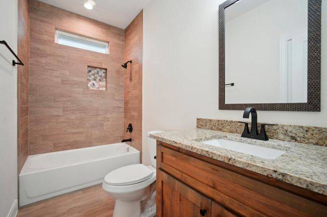 102 Callie ST, Smithville, TX 78957