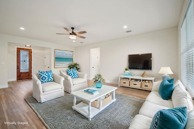 102 Callie ST, Smithville, TX 78957