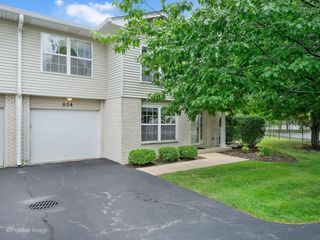 624 Beaver Court 624, Naperville, IL 60563