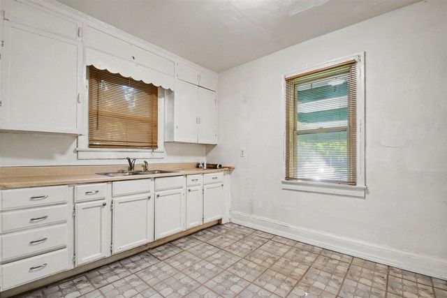1088 Ogden Avenue, Benton Harbor, MI 49022