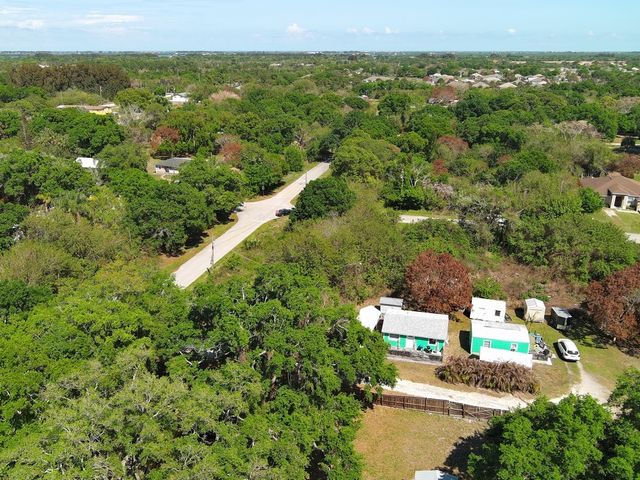 8395 63rd Court, Vero Beach, FL 32967