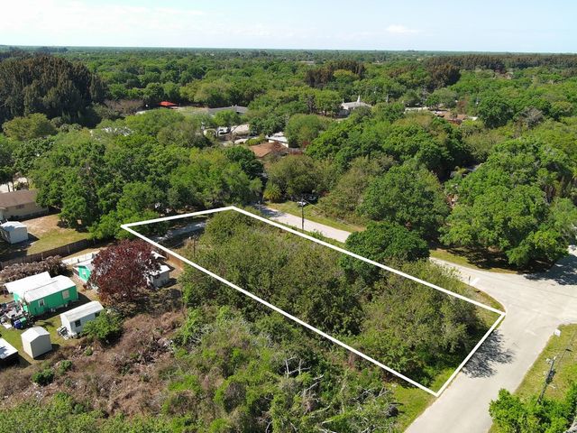 8395 63rd Court, Vero Beach, FL 32967