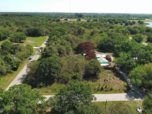 8395 63rd Court, Vero Beach, FL 32967