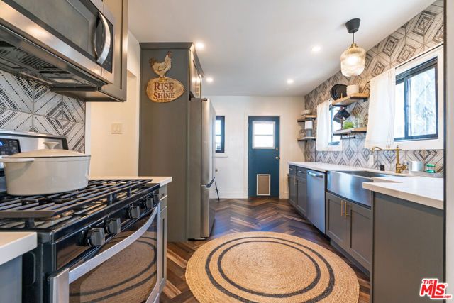 2215 W 36th Street, Los Angeles, CA 90018