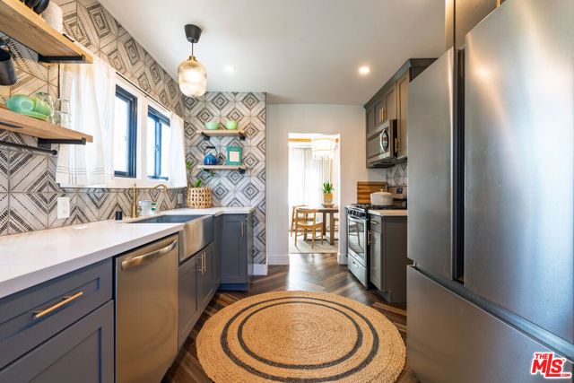 2215 W 36th Street, Los Angeles, CA 90018