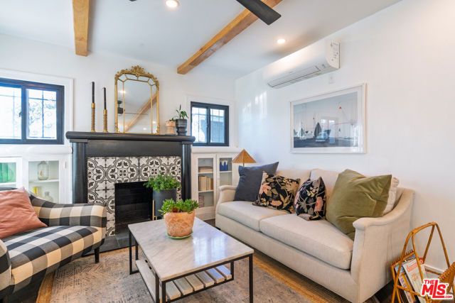 2215 W 36th Street, Los Angeles, CA 90018