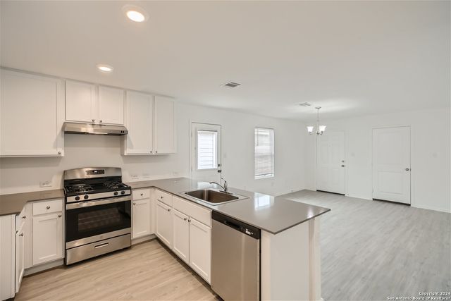 13535 BARTON CV, San Antonio, TX 78253