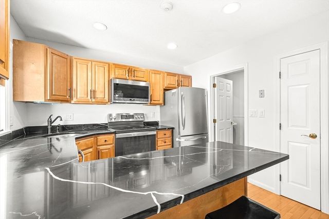 305 Salem St 301, Woburn, MA 01801