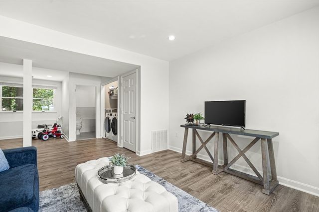 305 Salem St 301, Woburn, MA 01801