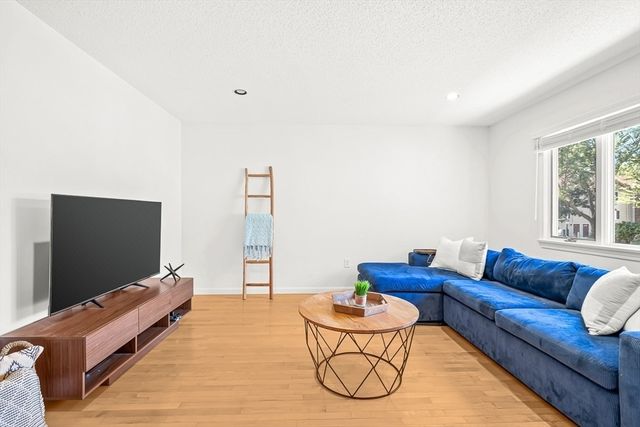 305 Salem St 301, Woburn, MA 01801