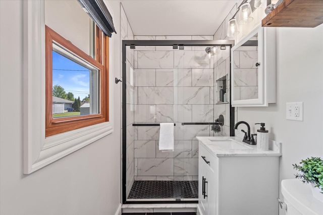110 Highland DRIVE, Grafton, WI 53024
