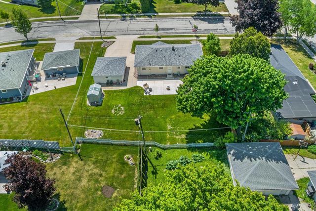 110 Highland DRIVE, Grafton, WI 53024