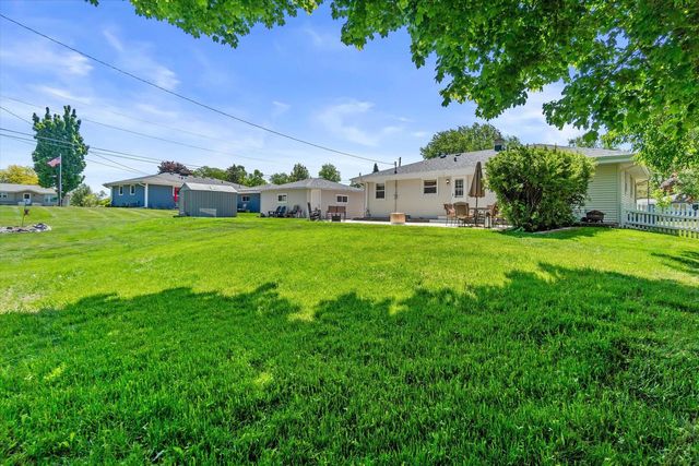 110 Highland DRIVE, Grafton, WI 53024
