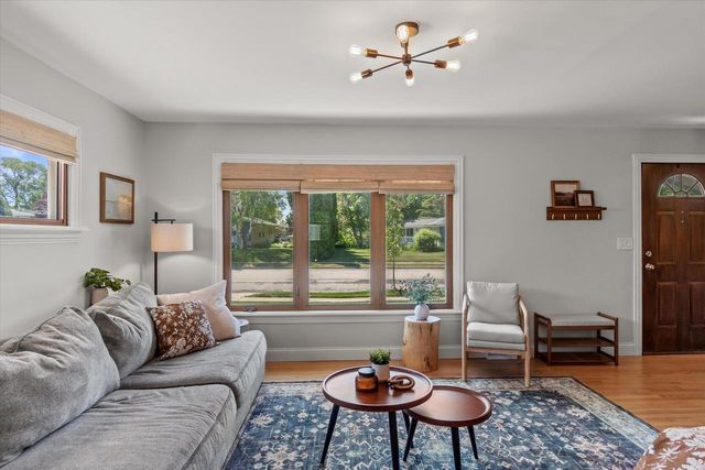 110 Highland DRIVE, Grafton, WI 53024