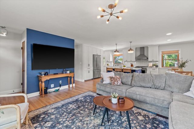 110 Highland DRIVE, Grafton, WI 53024