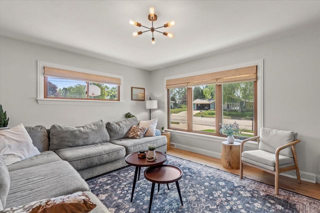 110 Highland DRIVE, Grafton, WI 53024