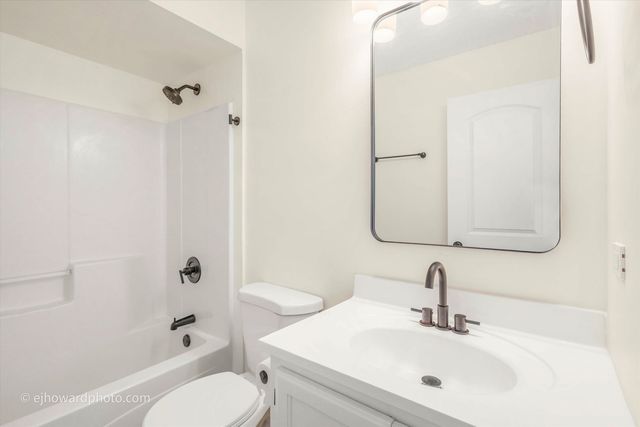 4606 Newberry Avenue, Oak Forest, IL 60452