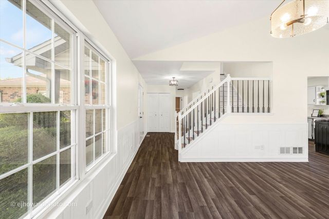 4606 Newberry Avenue, Oak Forest, IL 60452