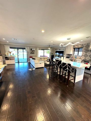 9189 NW 45th St, Sunrise, FL 33351