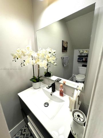 9189 NW 45th St, Sunrise, FL 33351