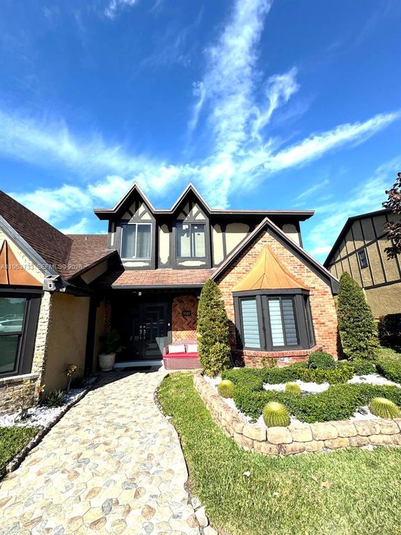 9189 NW 45th St, Sunrise, FL 33351