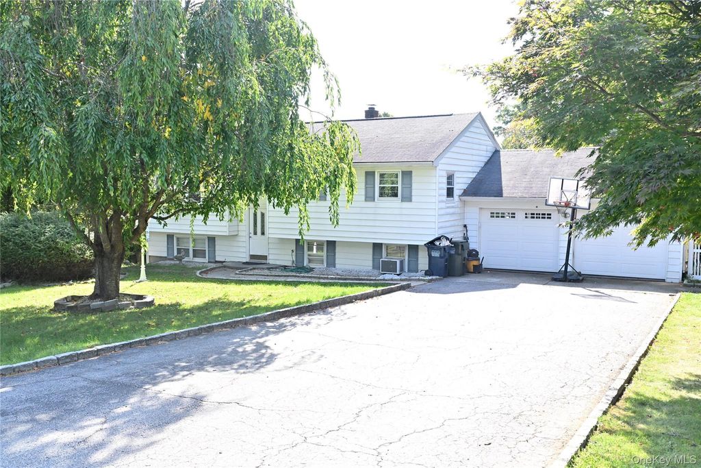 41 Harkin Road, Carmel, NY 10512