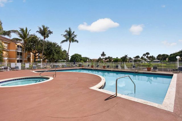 2300 NW 33RD Street 904, Oakland Park, FL 33309