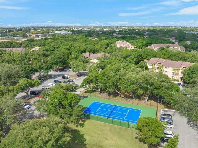 2300 NW 33RD Street 904, Oakland Park, FL 33309