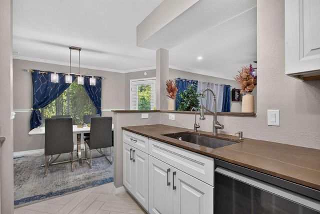 2300 NW 33RD Street 904, Oakland Park, FL 33309