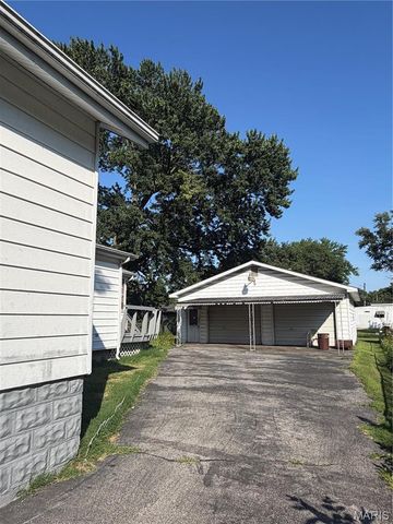 404 S 4th Street, Caseyville, IL 62232