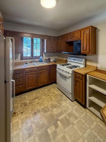 404 S 4th Street, Caseyville, IL 62232