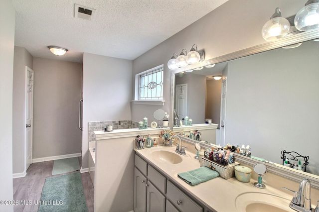 6430 E Sandbourne, Olive Branch, MS 38654