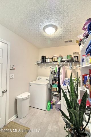 6430 E Sandbourne, Olive Branch, MS 38654