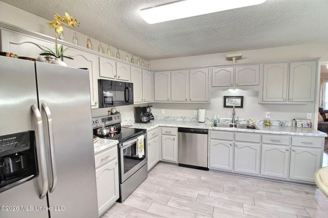 6430 E Sandbourne, Olive Branch, MS 38654