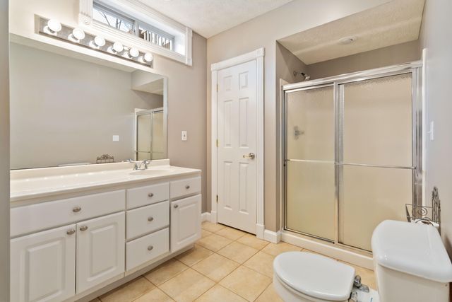 371 Lakeview Drive, Jamestown, KY 42629