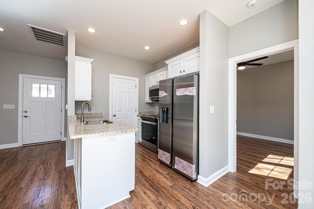 1314 39th Street Circle SW, Hickory, NC 28602