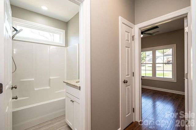 1314 39th Street Circle SW, Hickory, NC 28602