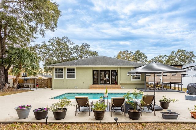 1905 W BURKE STREET, Tampa, FL 33604