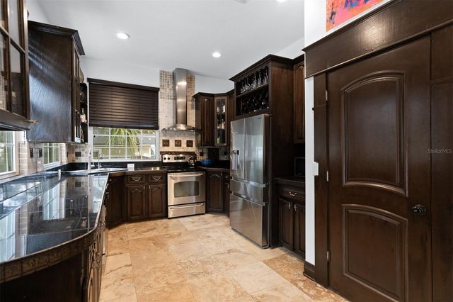 1905 W BURKE STREET, Tampa, FL 33604