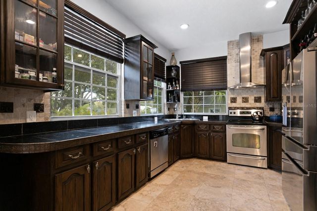 1905 W BURKE STREET, Tampa, FL 33604