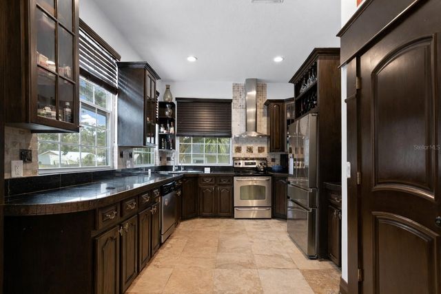 1905 W BURKE STREET, Tampa, FL 33604