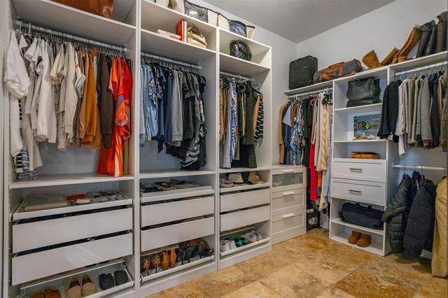 1905 W BURKE STREET, Tampa, FL 33604