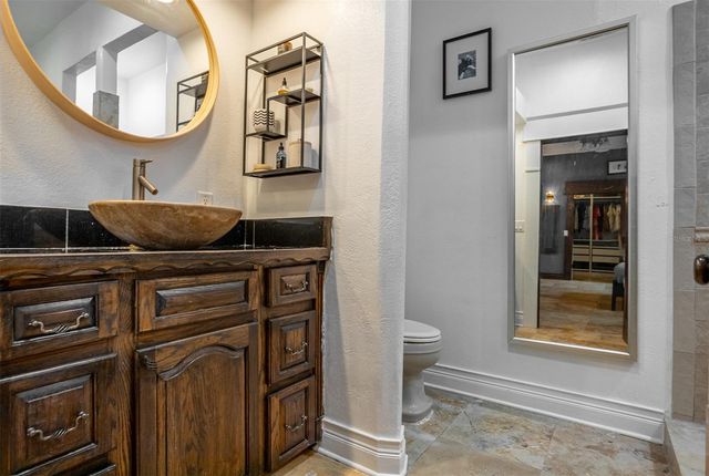 1905 W BURKE STREET, Tampa, FL 33604